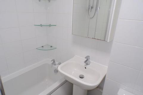19 Broadlands Close, Bournemouth, BH8 0PN