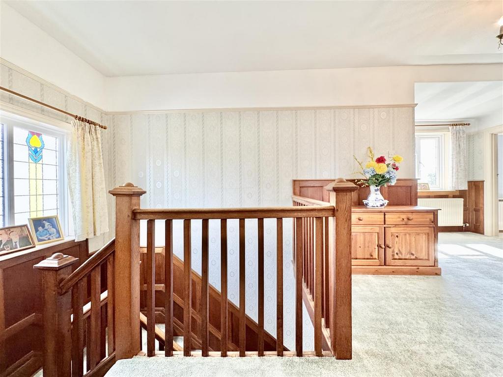 Galleried landing