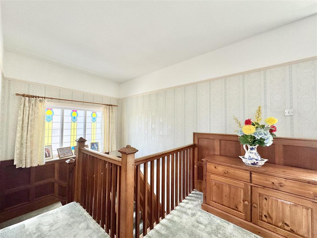 Galleried landing