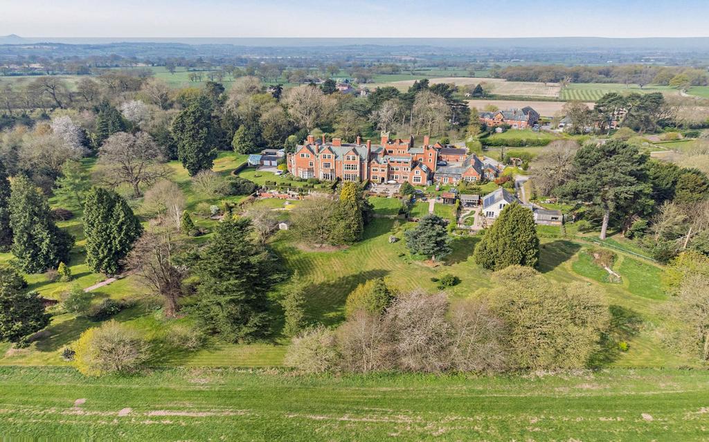Setting Petton Hall