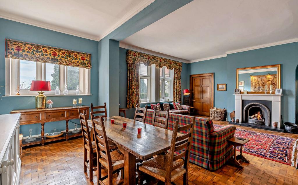 Drawing &amp; Dining Rm