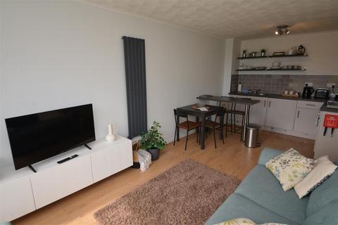 1 bedroom flat for sale, Glan Y Mor Court, Penally, Tenby