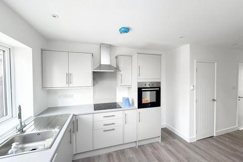 4 bedroom semi-detached house to rent, Mount Grove, Edgware