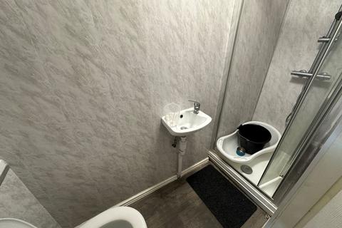 5 bedroom end of terrace house for sale, 6 Jackson Street, Oldbury, B68 8QG