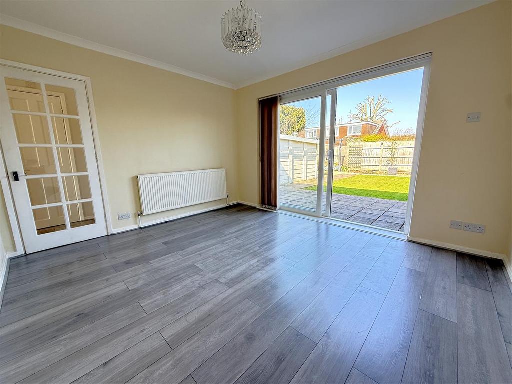 Dining room/bedroom
