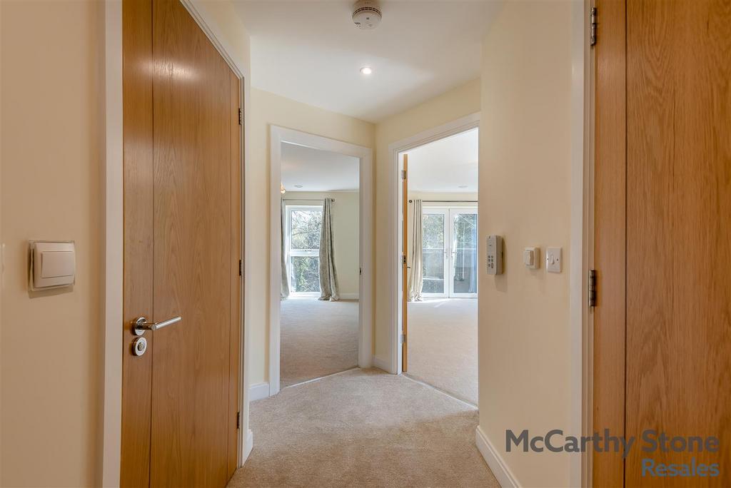 8642416-interior01.jpg