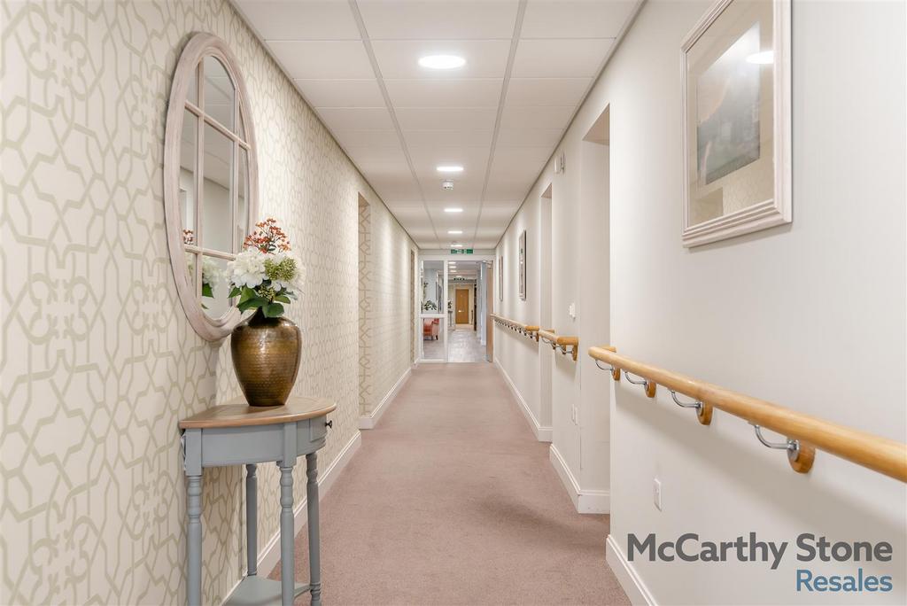 8642416-interior21.jpg