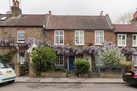 3 bedroom terraced house for sale, London SW14