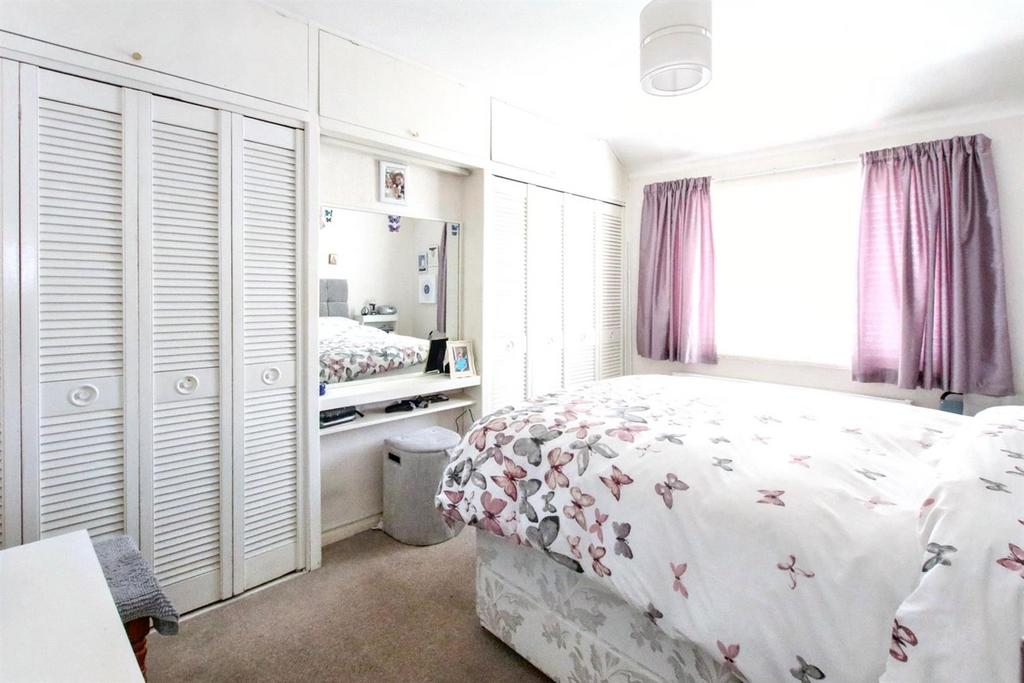 Bed 1.jpg