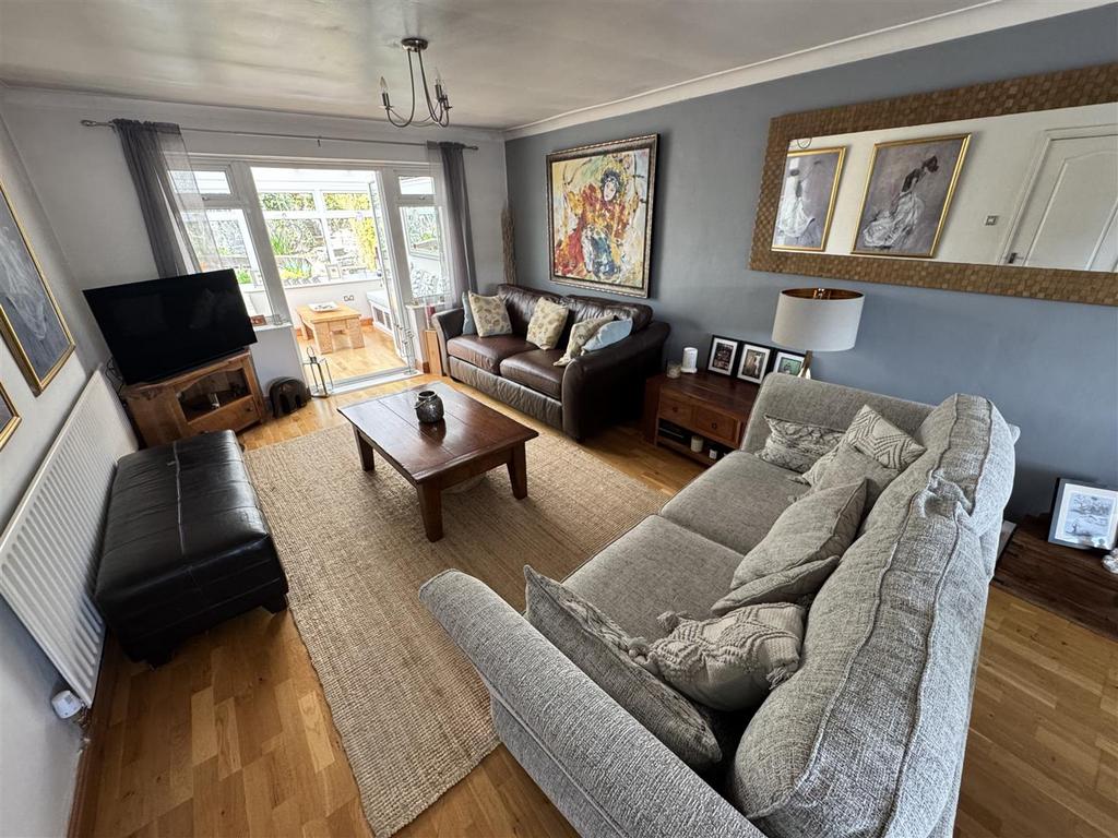 Lounge/dining room