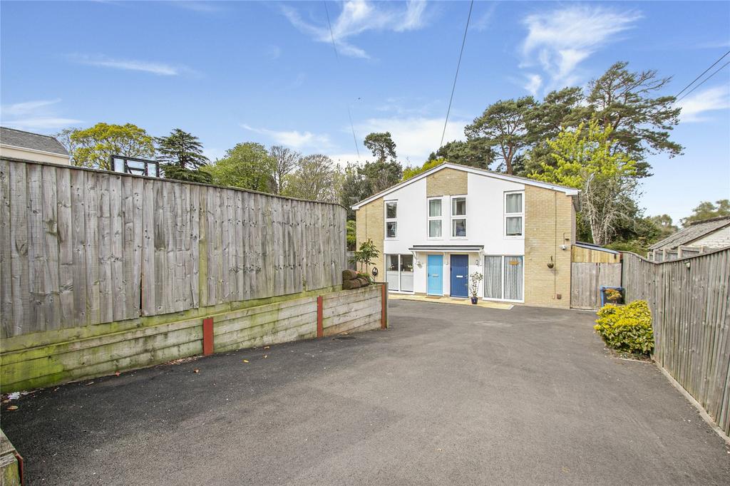 Foxholes Road