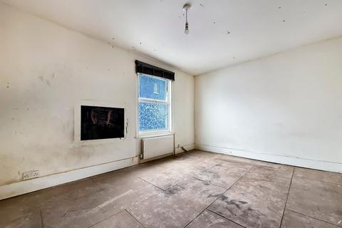 72 Arnold Street, Brighton, BN2 9XT