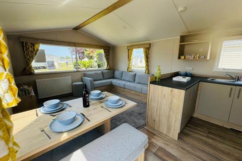 3 bedroom park home for sale, Dovercourt Holiday Park