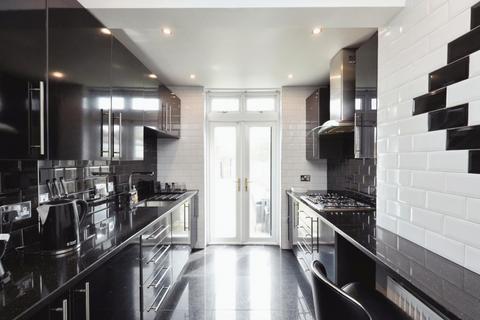 4 bedroom detached house for sale, Tenby Avenue, Harrow