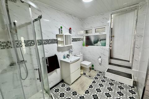 12 Ashbourne Road, Keighley, BD21 1LD