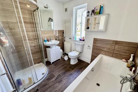 12 Ashbourne Road, Keighley, BD21 1LD