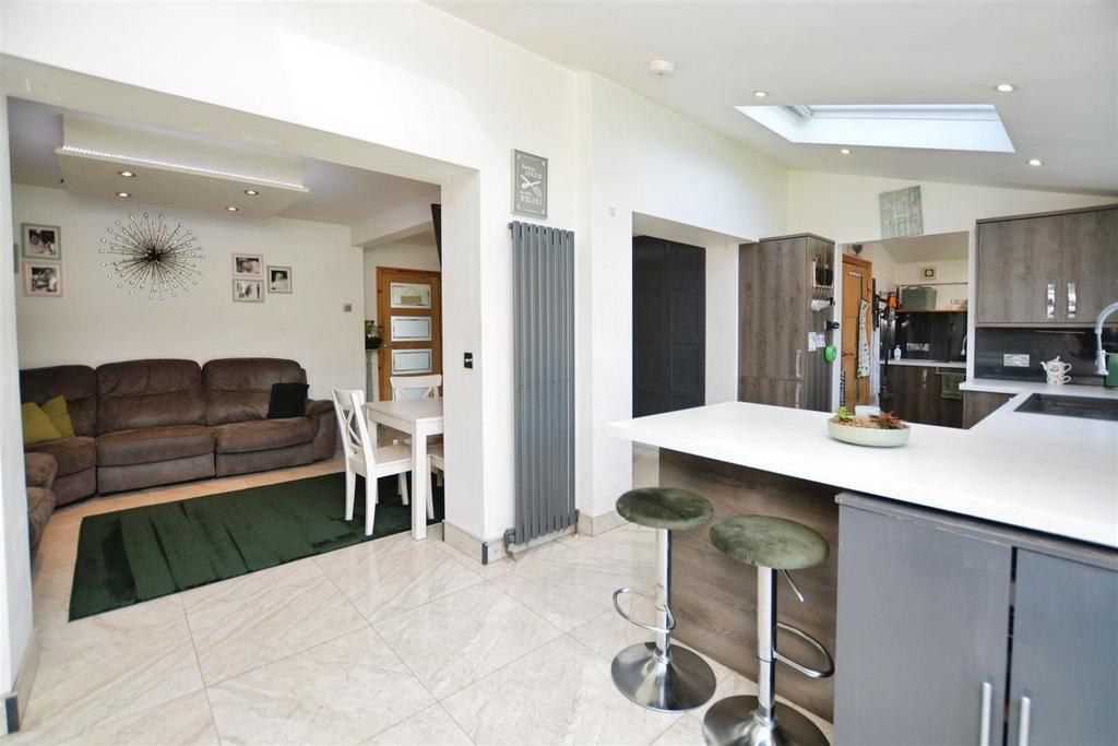 Kitchen/Lounge
