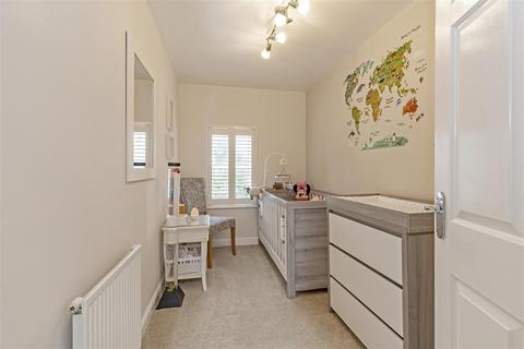 8 Fidlers Close, Bamford, Hope Valley, S33 0BZ