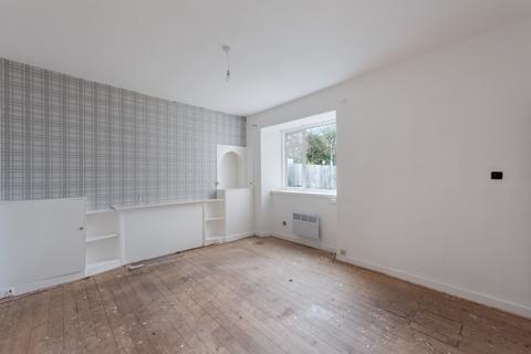 10 Moss Road, Tillicoultry, FK13 6NS