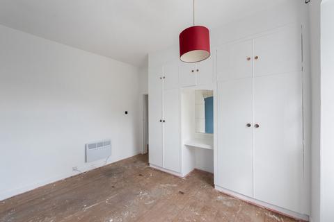 10 Moss Road, Tillicoultry, FK13 6NS