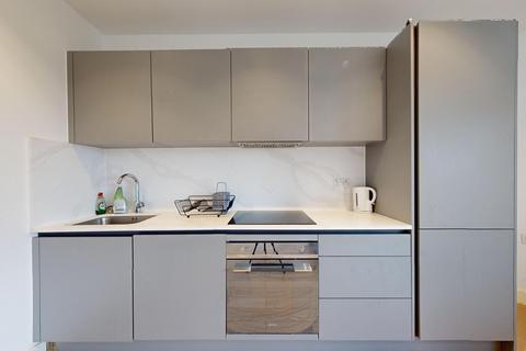 Studio to rent, New Horizons Court