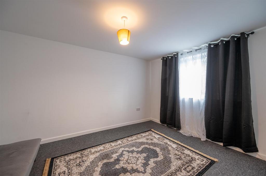 Flat 1b 3 Creek Road 24 10.jpg