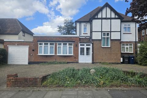 4 bedroom detached house for sale, Woodcroft Avenue, Mill Hill, NW7