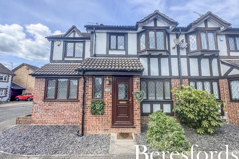 10 Blakeborough Drive, Harold Wood, Romford, RM3 0WS
