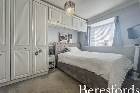 10 Blakeborough Drive, Harold Wood, Romford, RM3 0WS