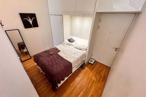 undefined, Clippers Quay, Salford, Greater Manchester, M50 3BN