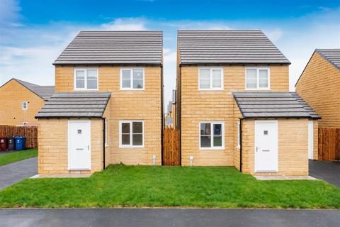 3 bedroom detached house to rent, Calverley View, Bradford, BD2