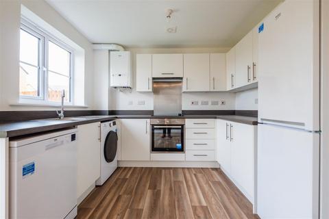 3 bedroom detached house to rent, Calverley View, Bradford, BD2