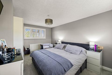 21 Prescott Close, Guston, Dover, CT15 5NB