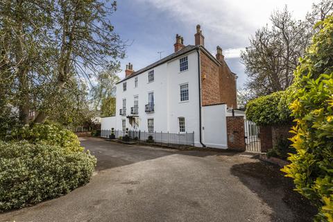Cudnall Street Cheltenham, Gloucestershire, GL53 8HT