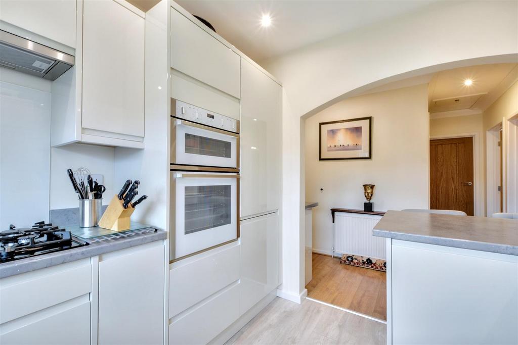 Kitchen 3.jpeg