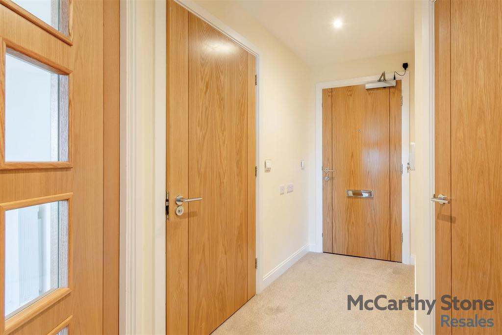 8642025-interior16.jpg