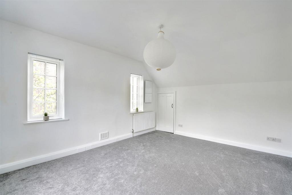 Bedroom 1 1.jpeg