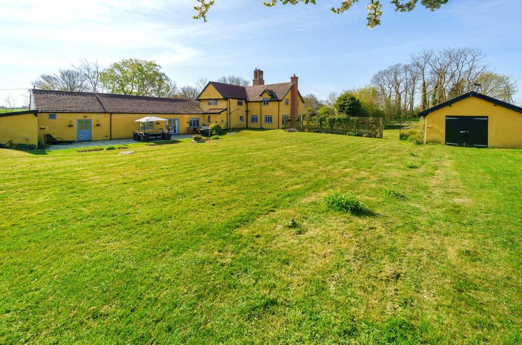 Gardens/Outbuilding