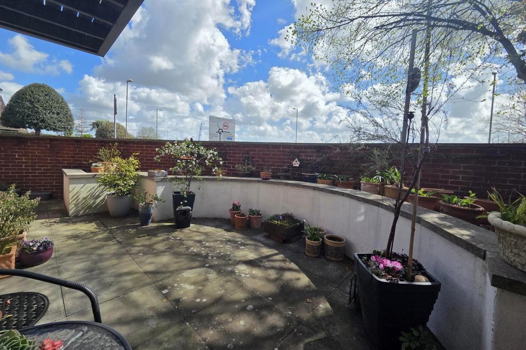 Courtyard garden