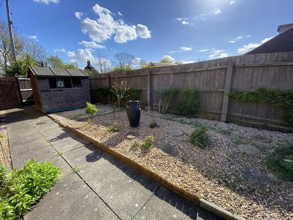 Side Garden: