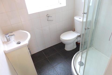 Studio to rent, Clark Way, Hounslow TW5