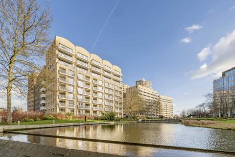2 bedroom flat for sale, Lakeside Drive, London NW10
