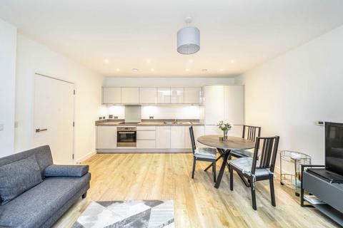 2 bedroom flat for sale, Lakeside Drive, London NW10
