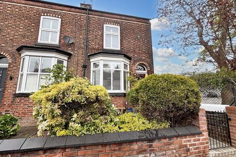 2 bedroom end of terrace house to rent, Hazelhurst Road, Manchester M28
