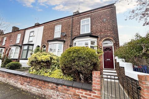 2 bedroom end of terrace house to rent, Hazelhurst Road, Manchester M28