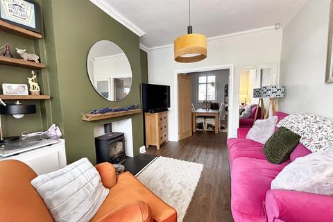 2 bedroom end of terrace house to rent, Hazelhurst Road, Manchester M28