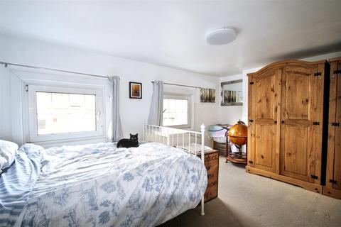 5 Adelaide Square, Bedford, MK40 2RN