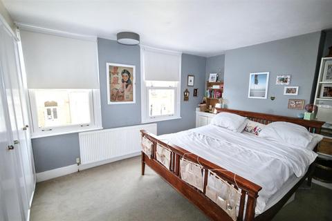 5 Adelaide Square, Bedford, MK40 2RN