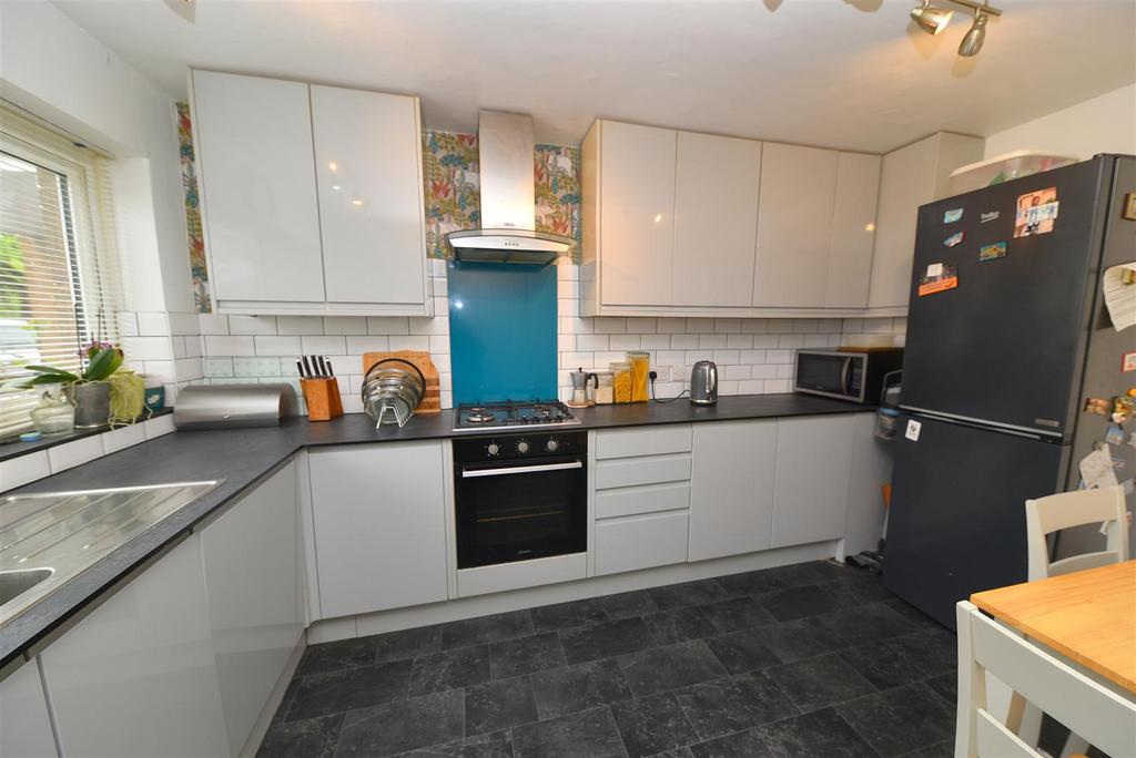 Kitchen1.JPG