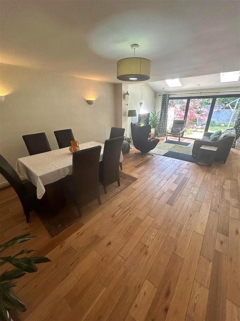 Living room2.jpg